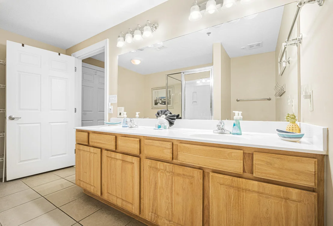 Photo of Unit 708 at 122 Seascape Drive