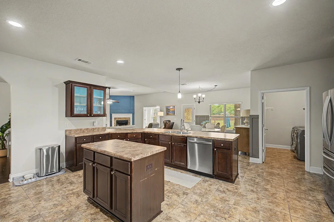 Photo of 9177 Iron Gate Boulevard