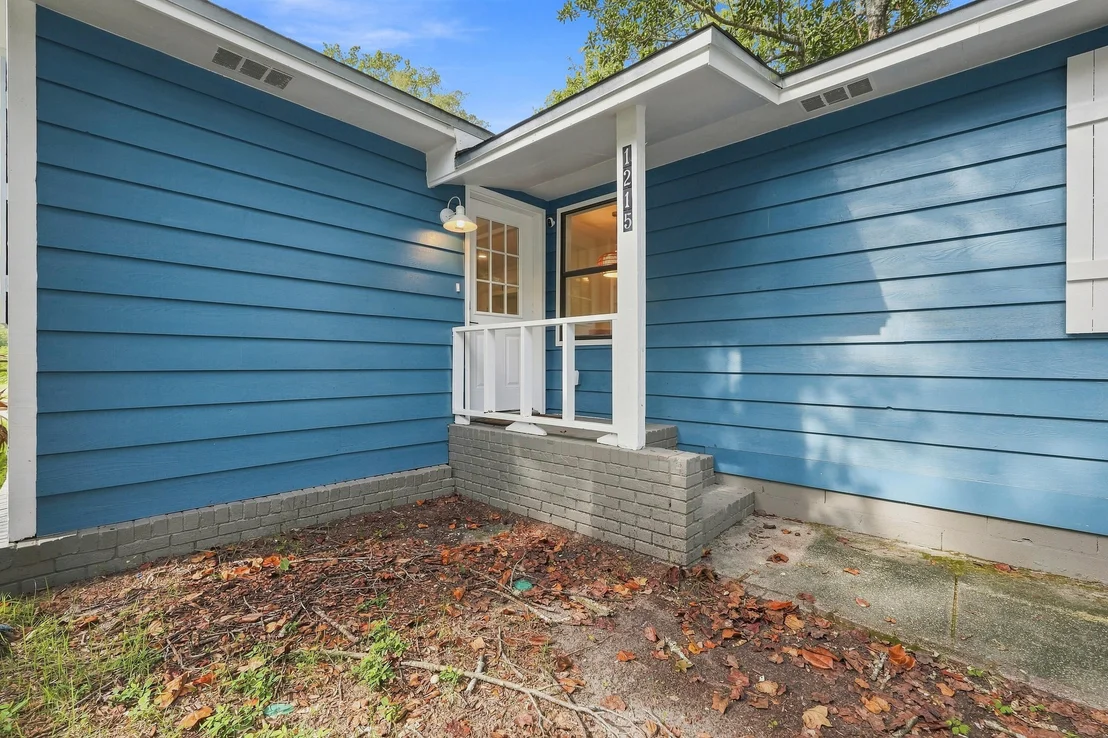 Photo of 1215 S Cedar Avenue