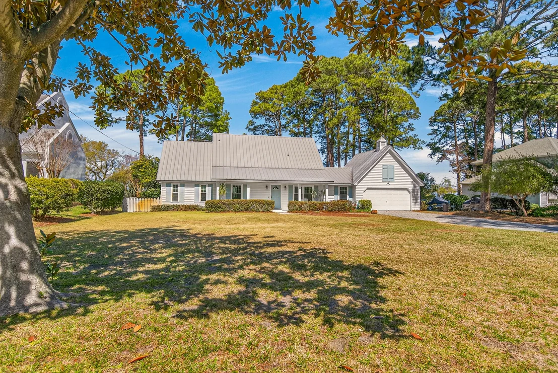 Photo of 186 Bayshore Drive