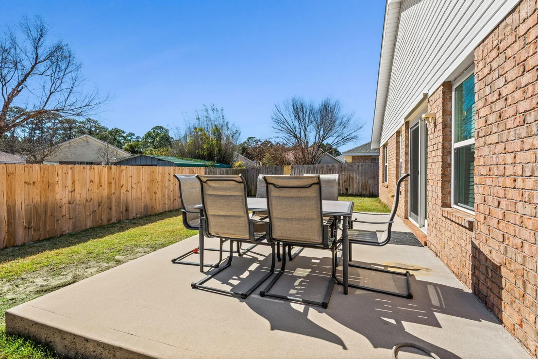 Photo of 560 Rough Leaf Lane