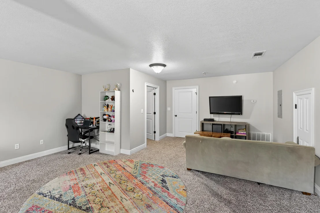Photo of 7935 Peacock Road