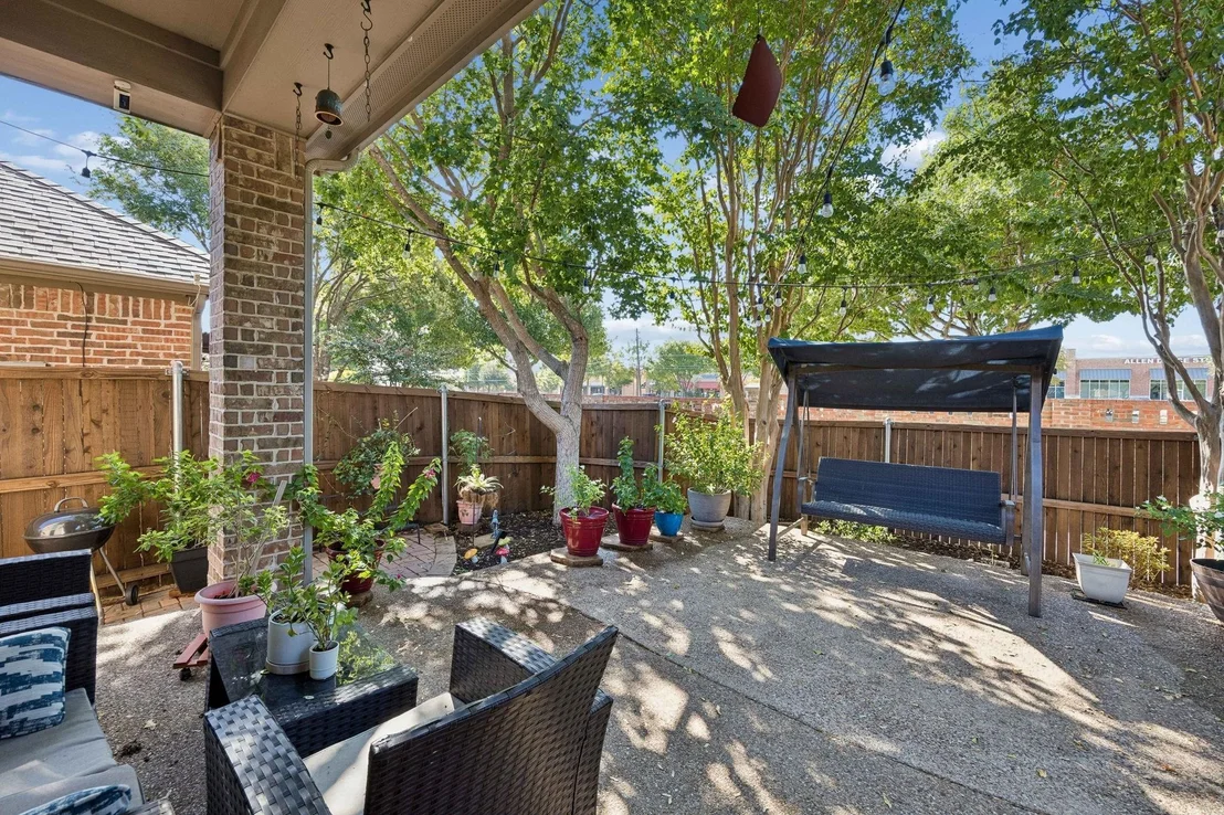 Photo of 915 Wyndham Way