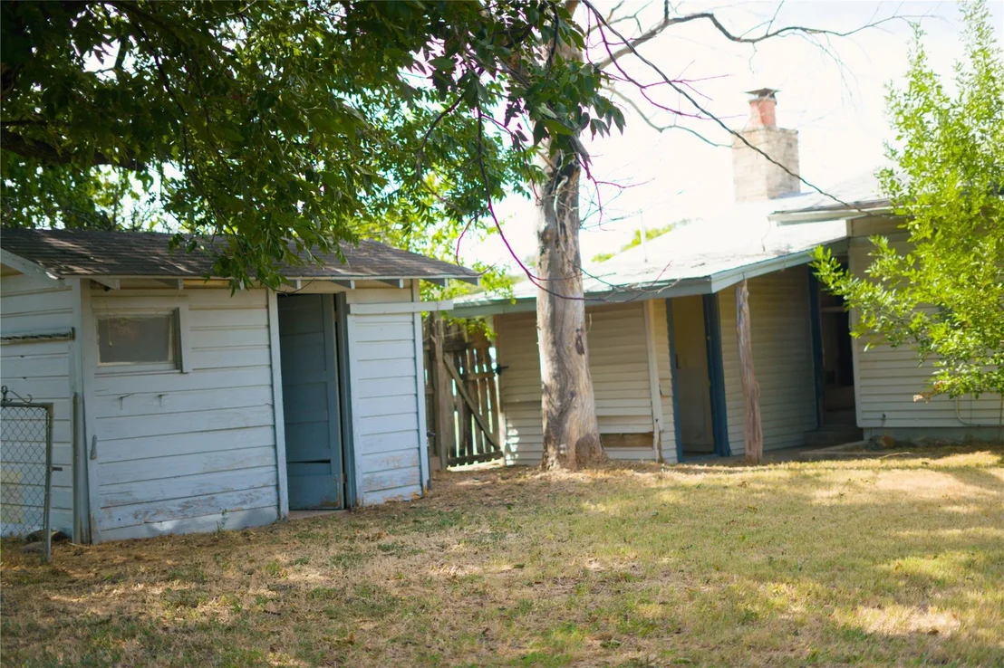 Photo of 2007 W Commerce Street