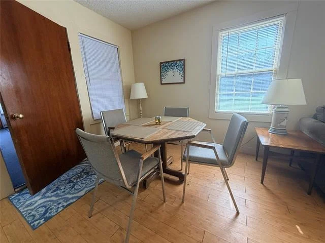 Photo of 3843 Mountain View