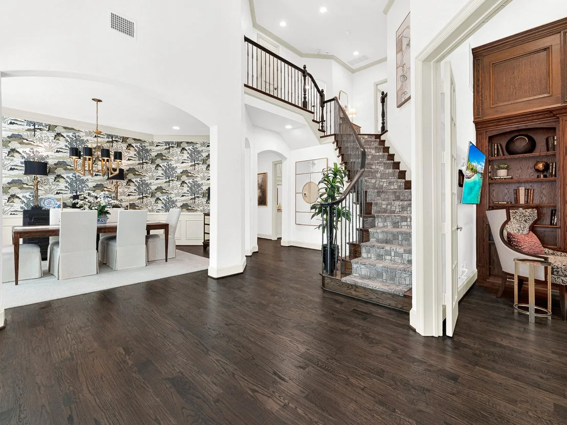 Photo of 2140 Sutton Place