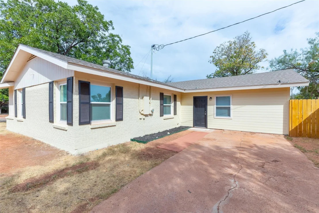 Photo of 1201 Westview Drive