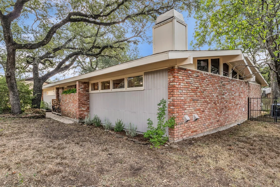 Photo of 2112 Gregory Lane