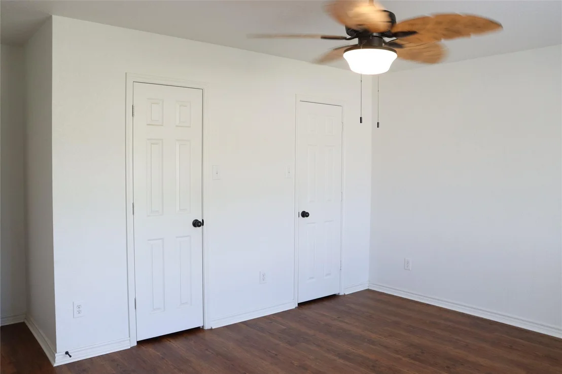 Photo of 333 Lake Point Road