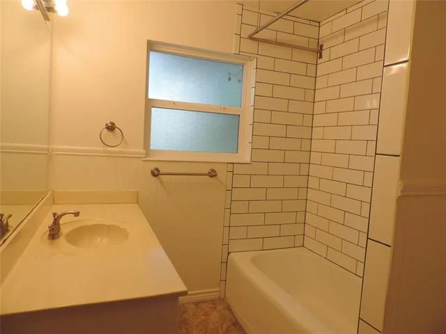 Photo of 581 Alexander Road