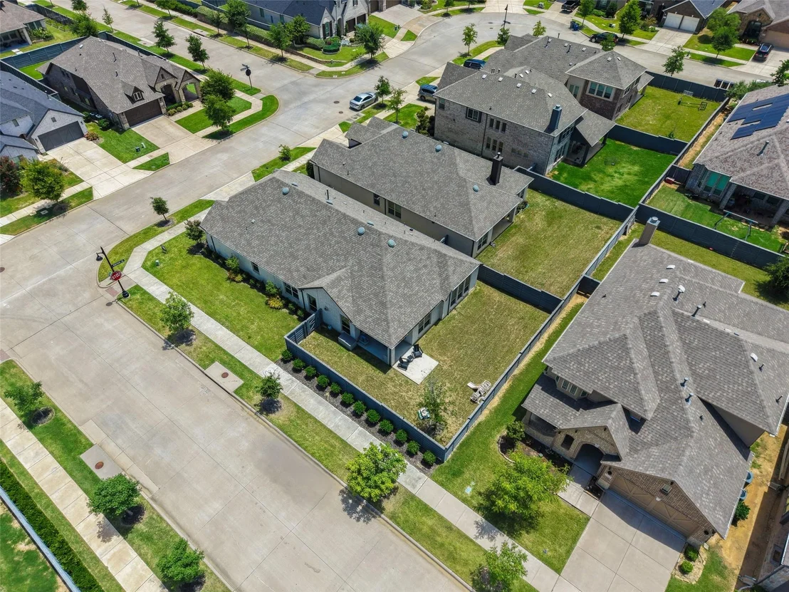 Photo of 6012 Mapleshade Way
