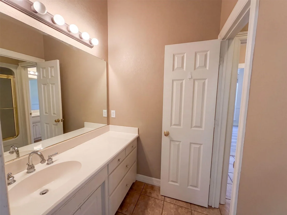 Photo of 619 Edgewood Lane