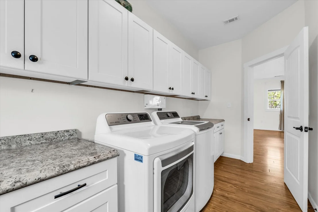 Photo of 348 Barker Lane