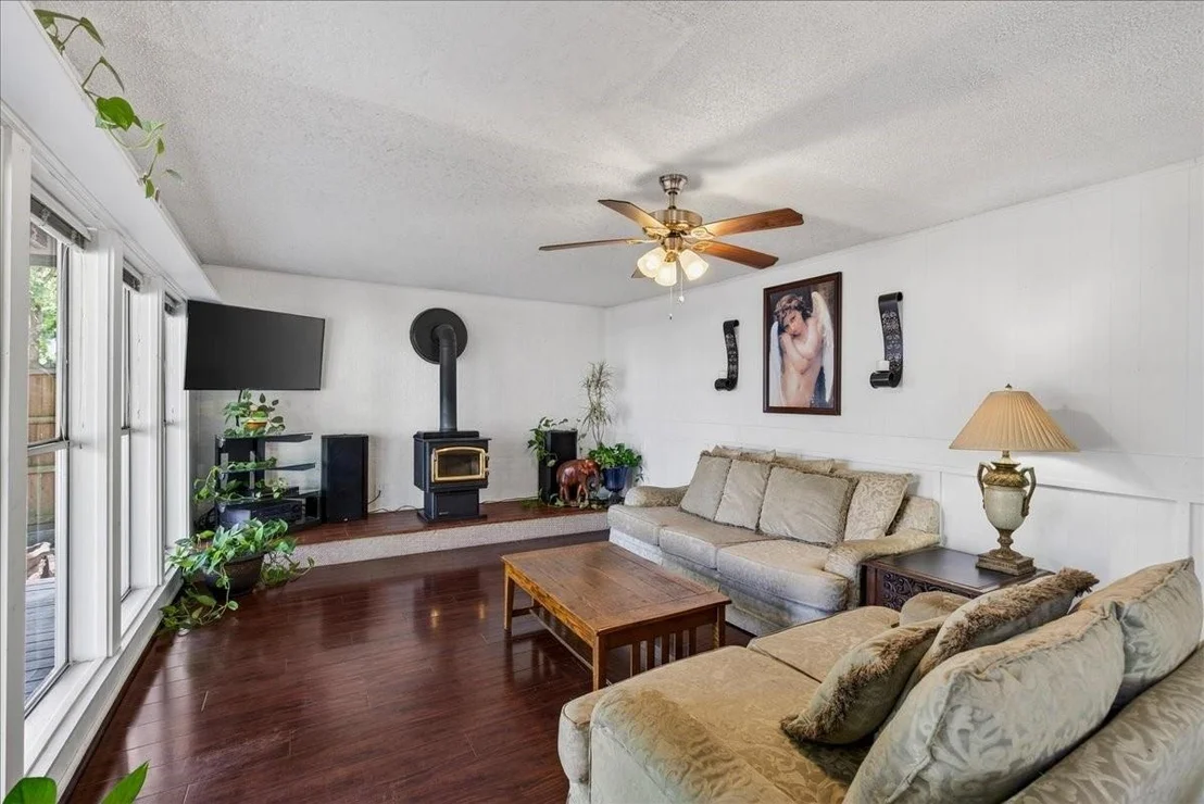 Photo of 1529 Oak Shore Drive