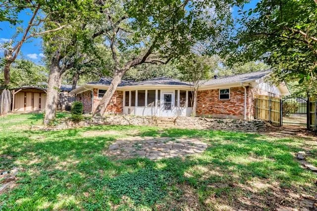 Photo of 624 Hillview Drive