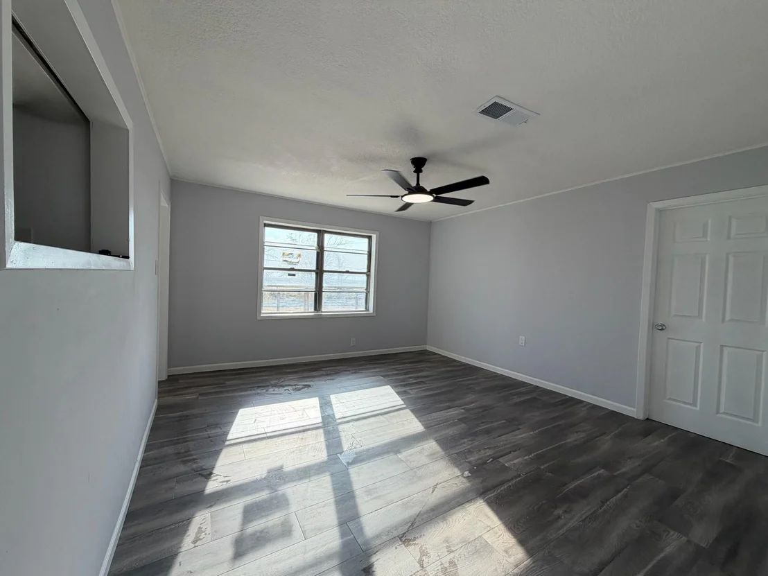 Photo of 5211 Longshore Drive