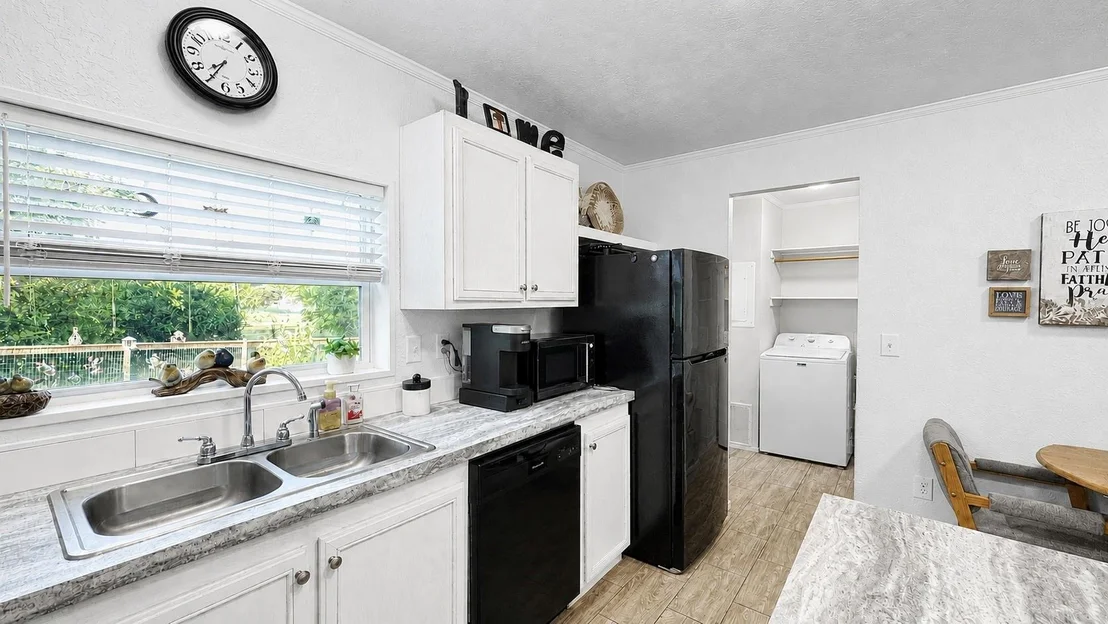 Photo of 852 Cheyenne