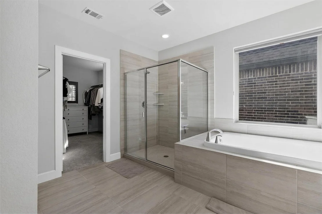 Photo of 580 Courtyard Lane