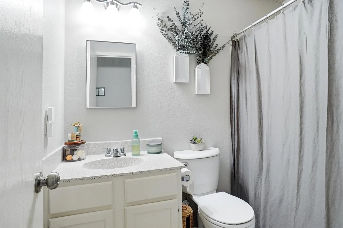 Photo of 2208 Maple Drive
