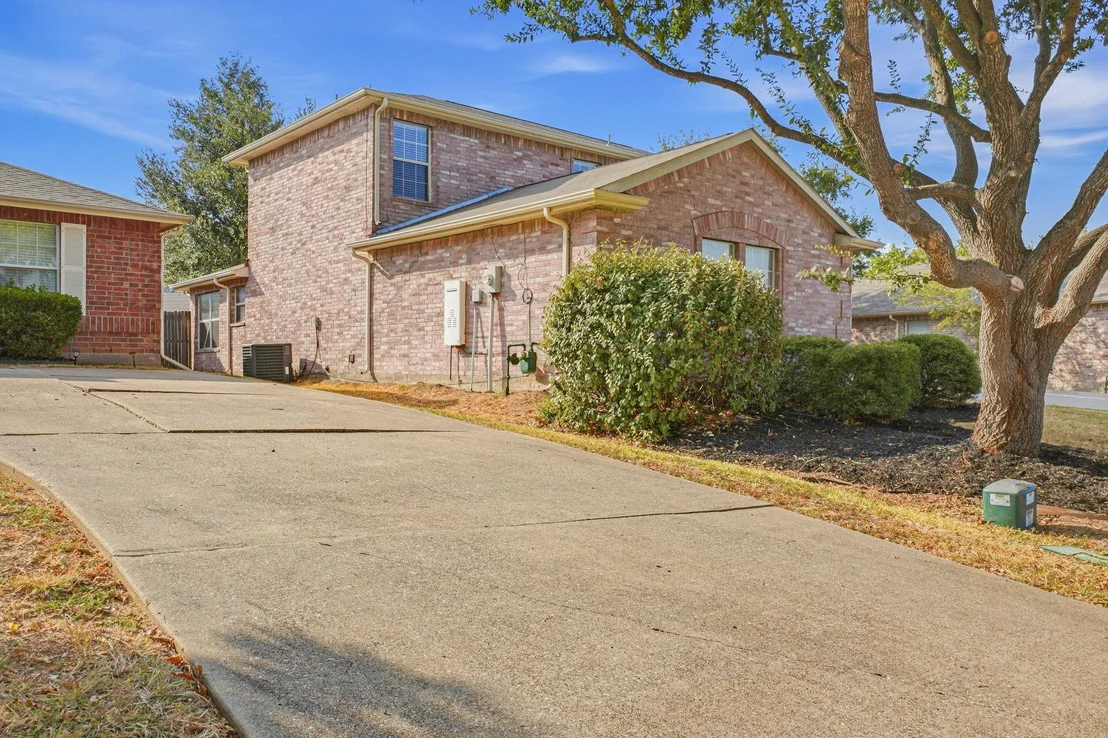 Photo of 1002 Chatham Lane