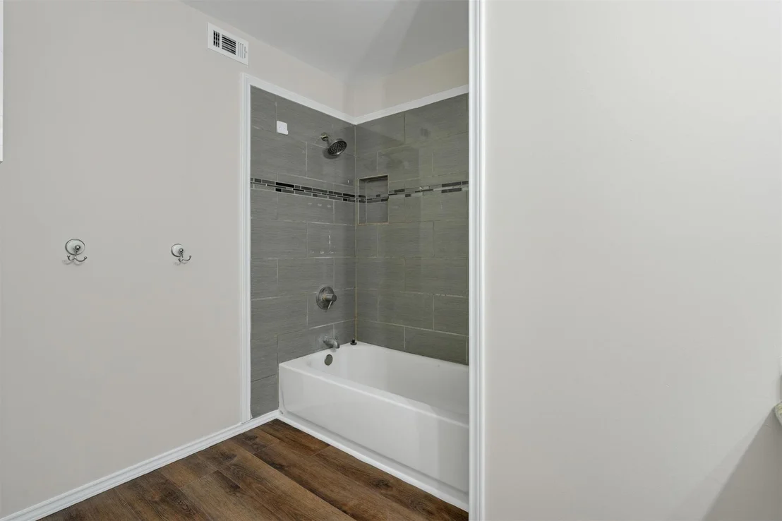 Photo of 209 Mistletoe Lane