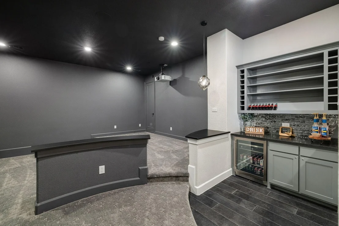 Photo of 660 Louise Drive