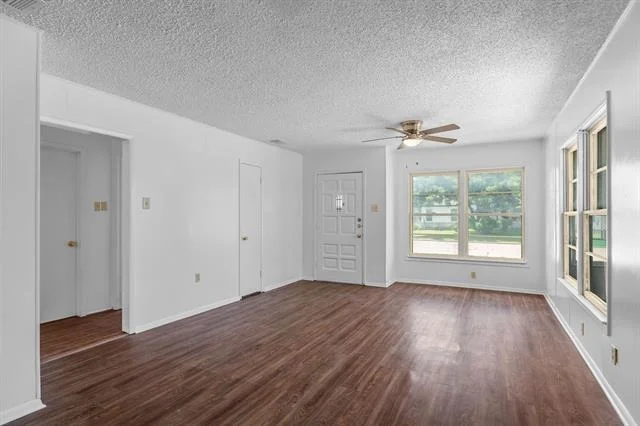 Photo of 1409 Lawrence Drive