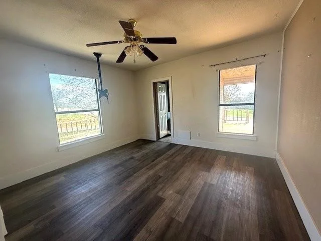 Photo of 700 W 8th Street