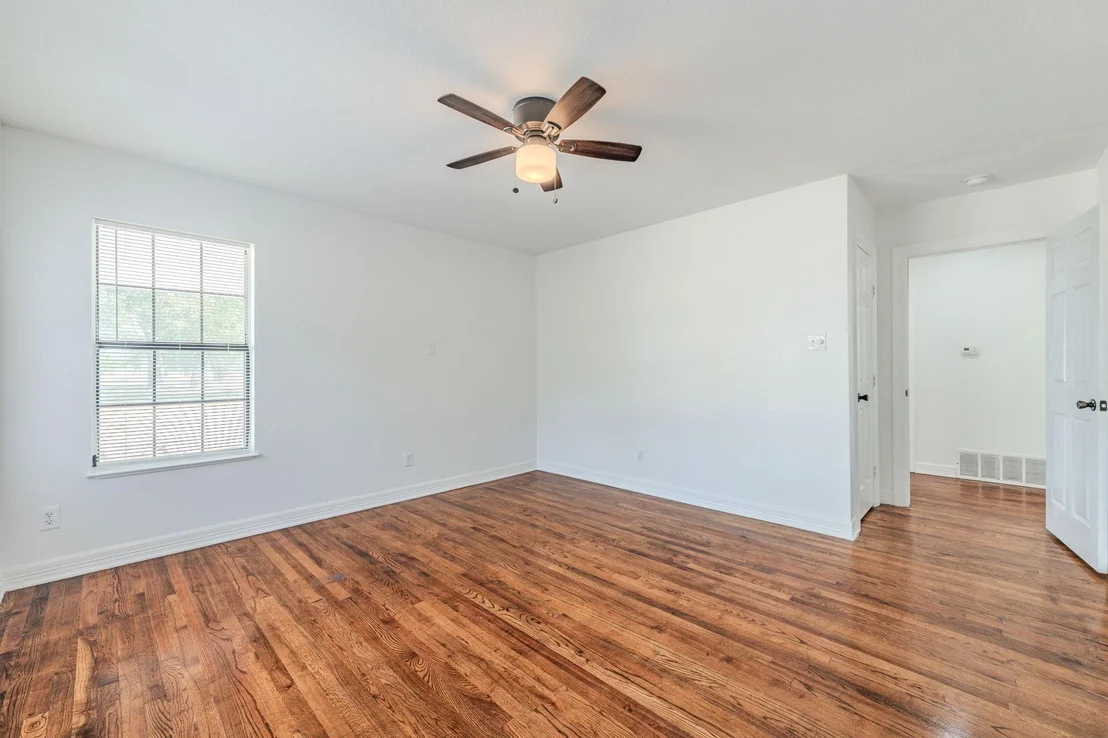 Photo of 688 Private Road 1152