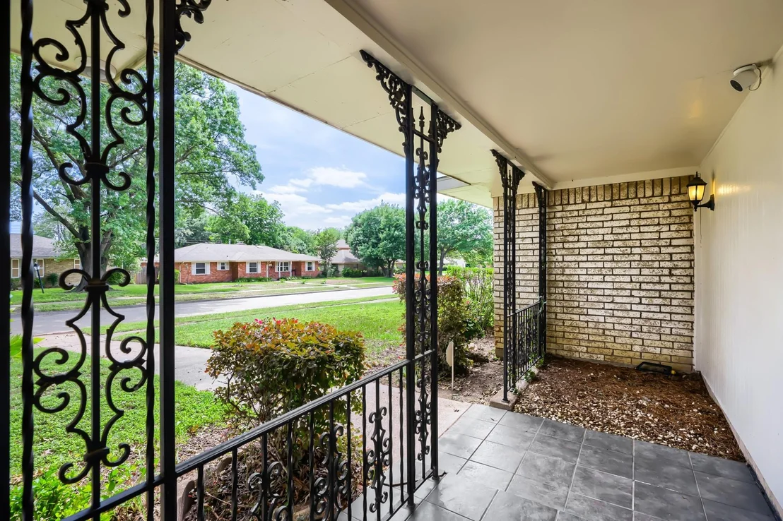 Photo of 937 Birchwood Drive