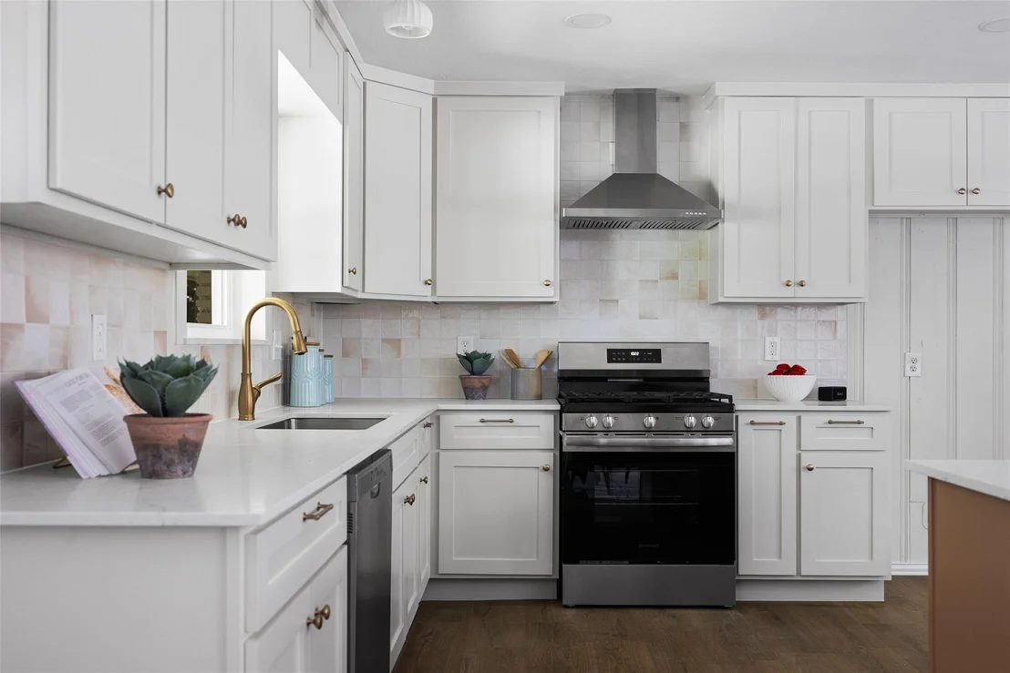 Photo of 716 Mayrant Drive