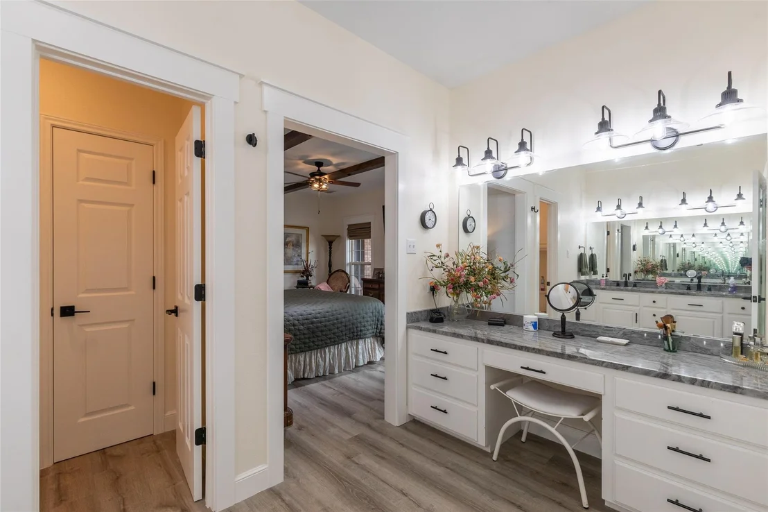 Photo of 582 Clark Road