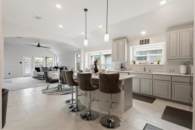 Photo of 908 Madeline Lane