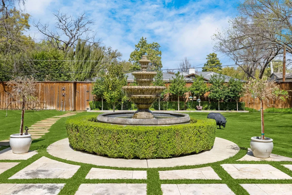 Photo of 4719 Forest Lane