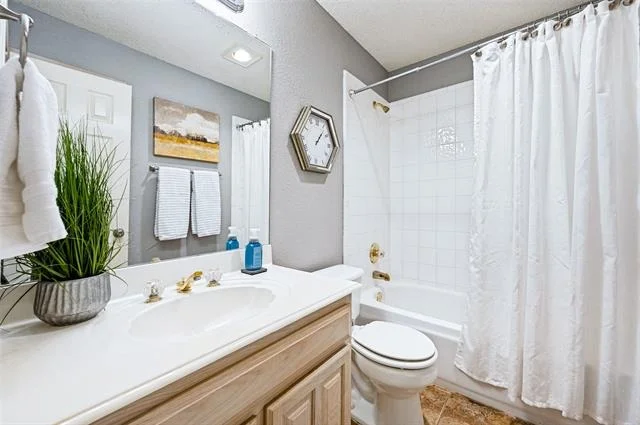 Photo of 5104 Independence Avenue