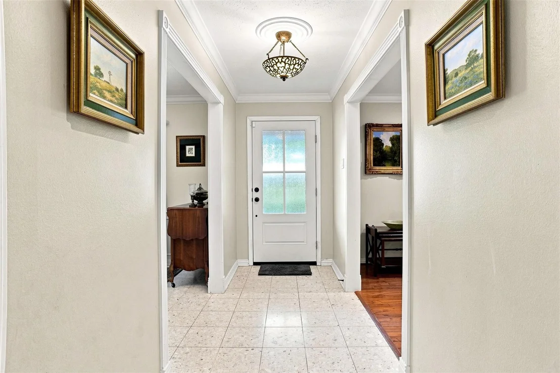 Photo of 933 Blue Lake Circle