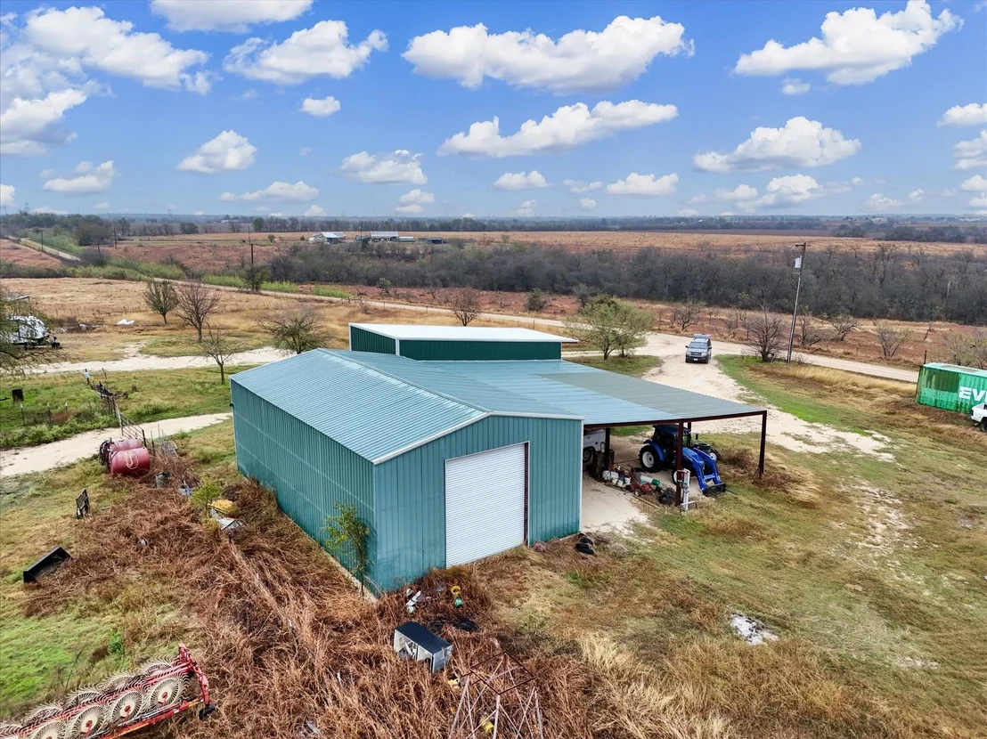 Photo of 689 County Road 464