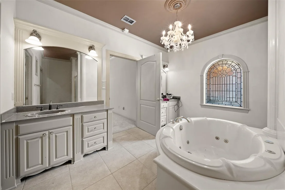 Photo of 7402 Hollytree Drive
