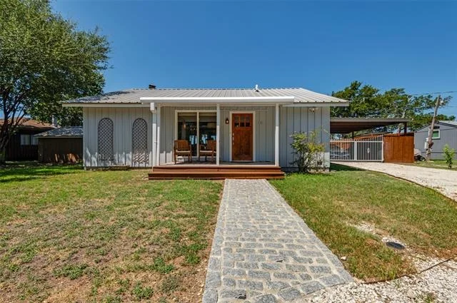 Photo of 111 Live Oak Drive