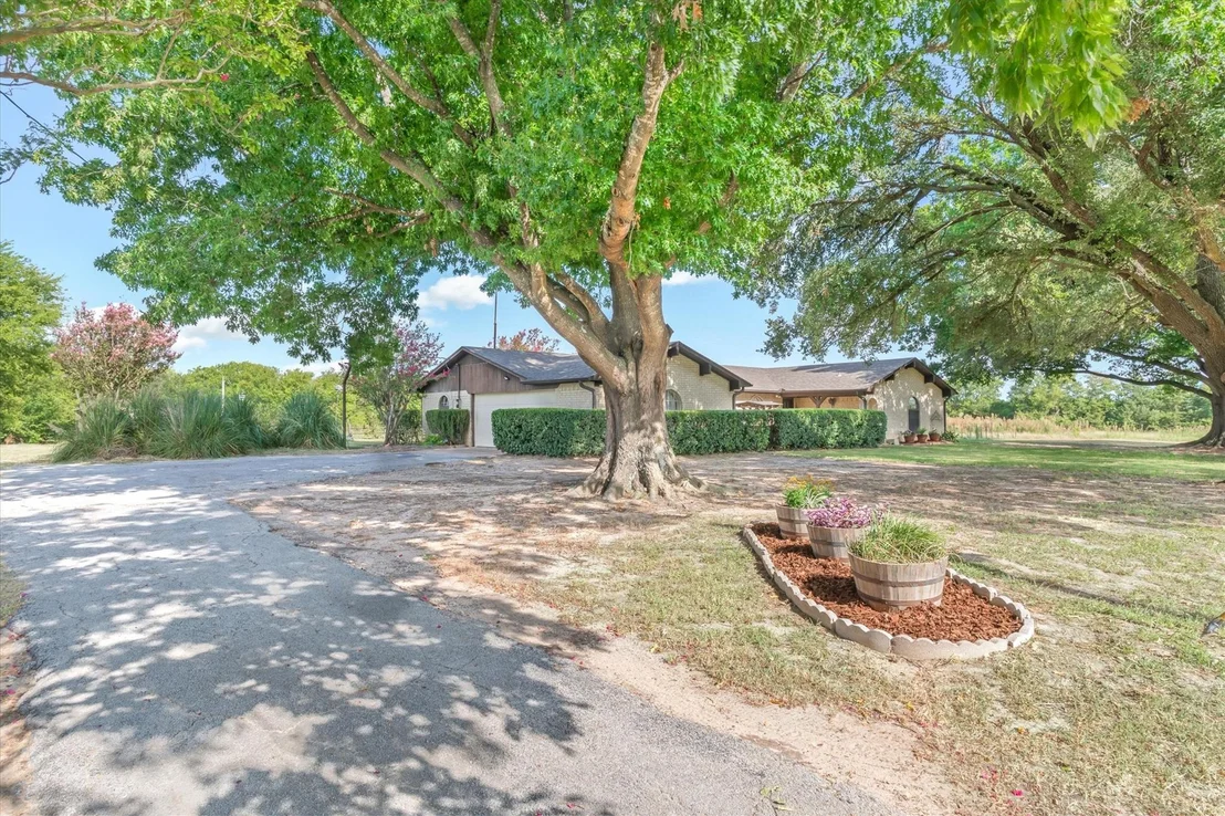 Photo of 600 VZ County Road 4930
