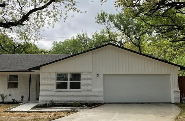 Photo of 614 Lakeside Drive Drive