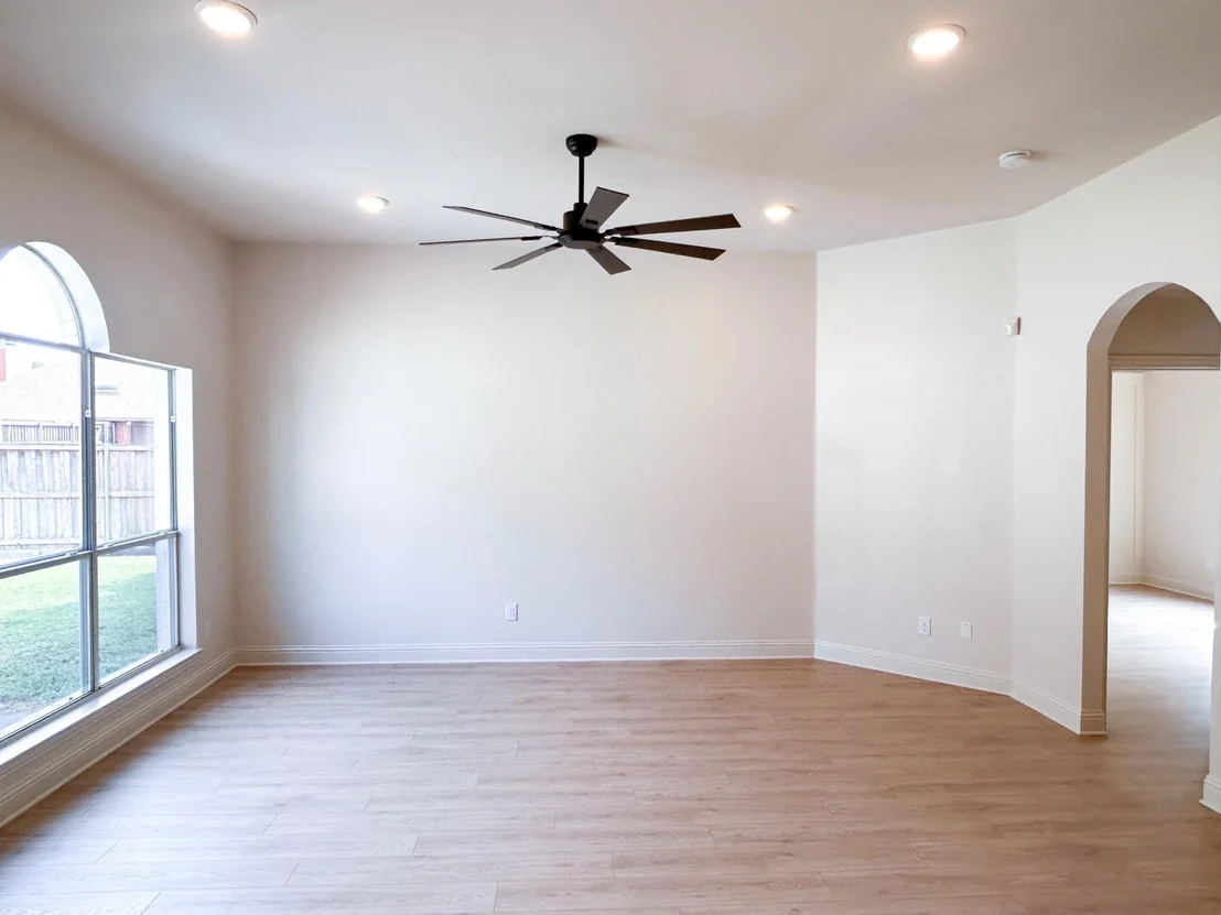 Photo of 6608 Macintosh Drive