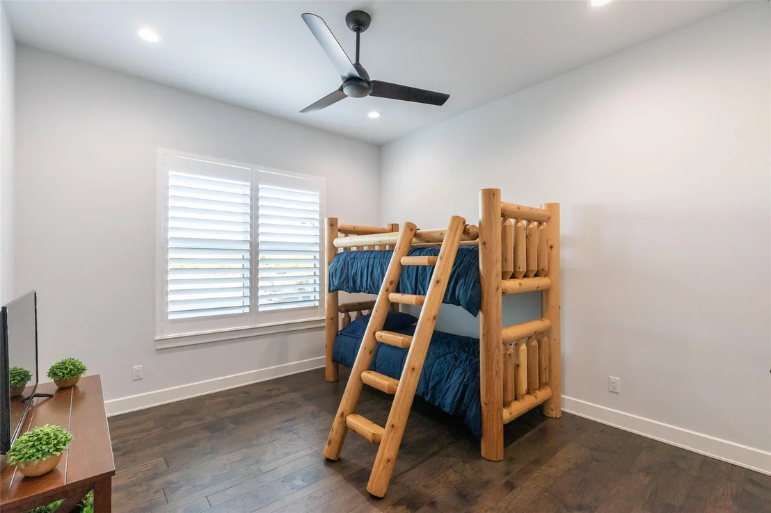 Photo of 8250 Drovers Lane