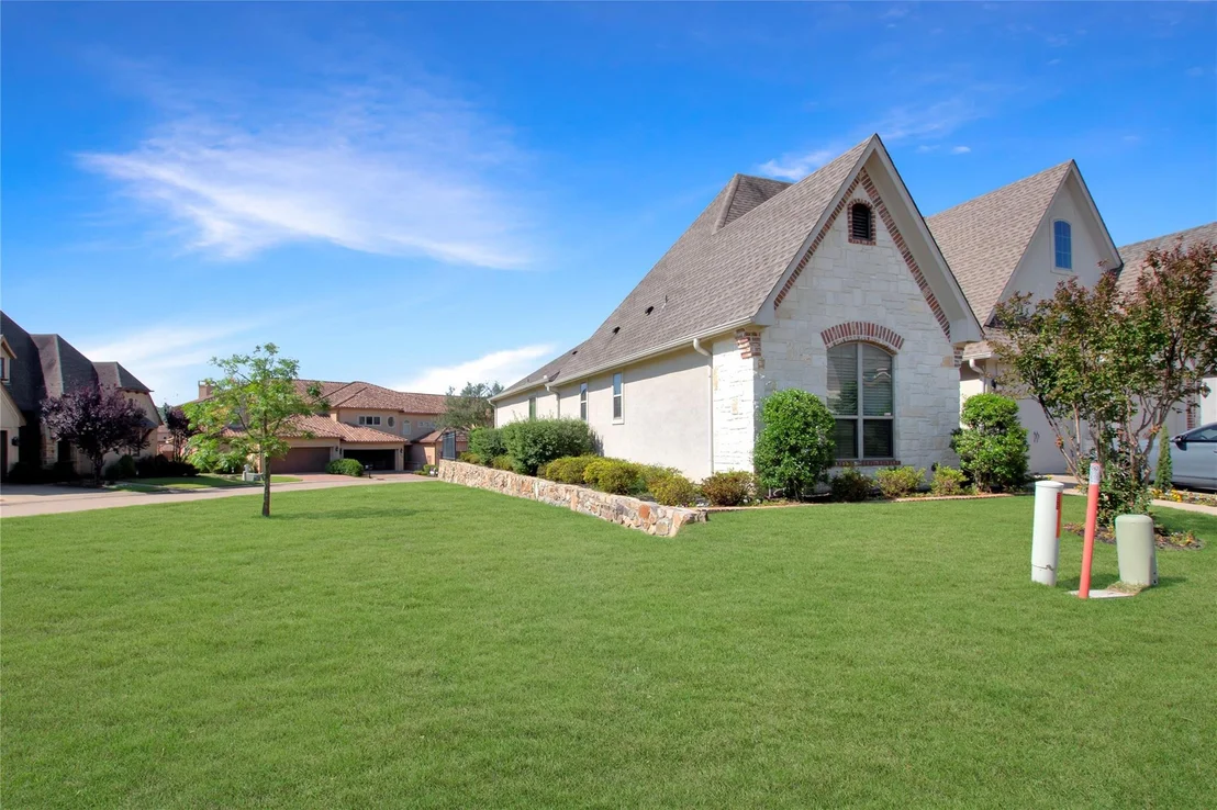 Photo of 745 Esperanza Place