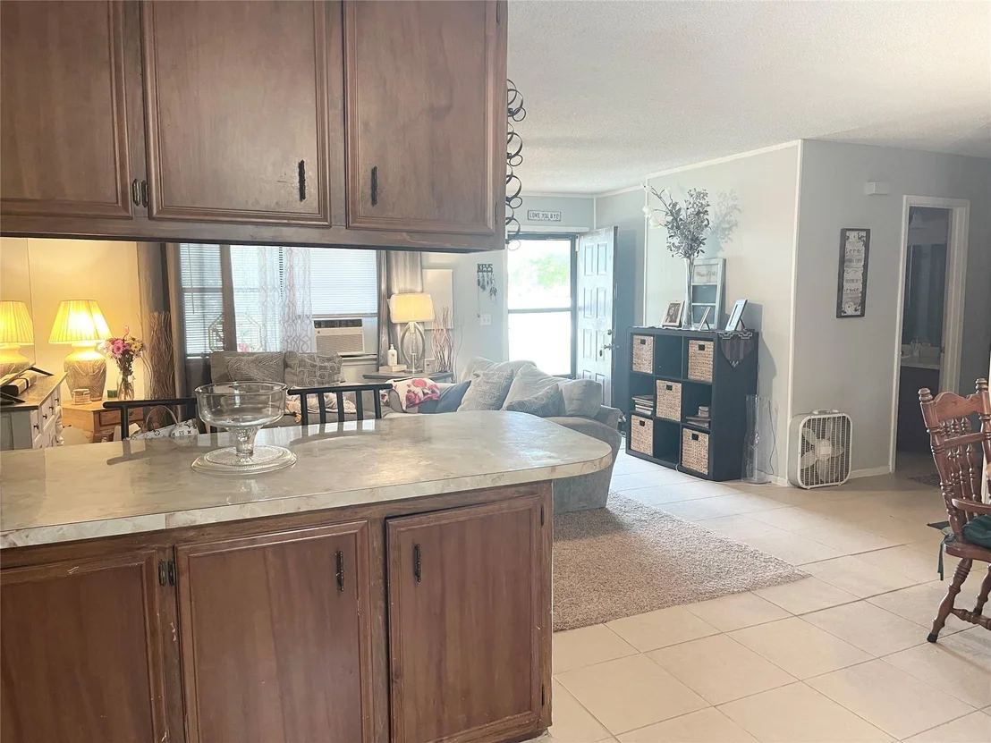 Photo of 140 S Comanche Drive
