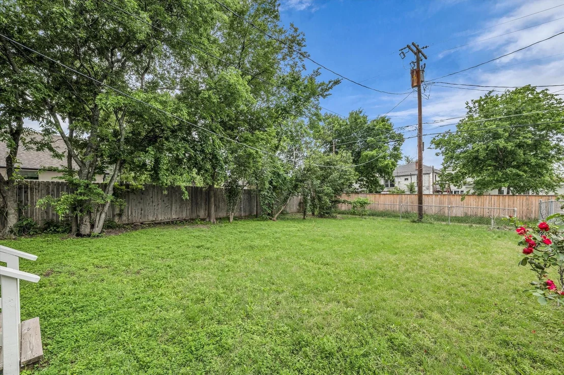 Photo of 2811 Washington Avenue