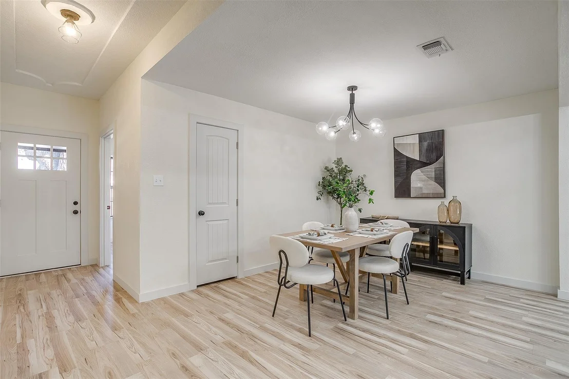 Photo of 2421 Meadow View