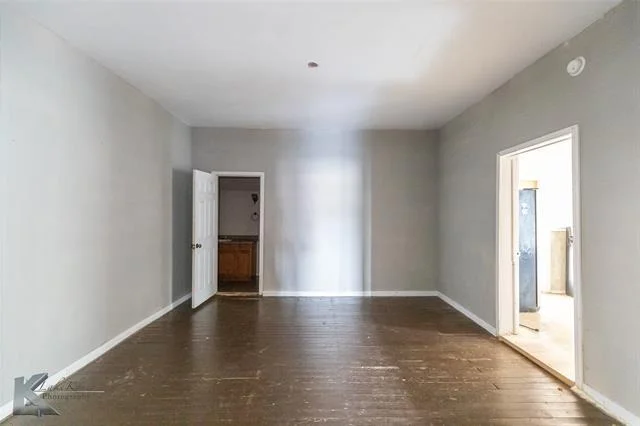 Photo of 141 W 3rd Street