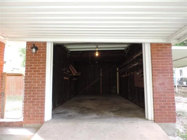 Photo of 581 Alexander Road