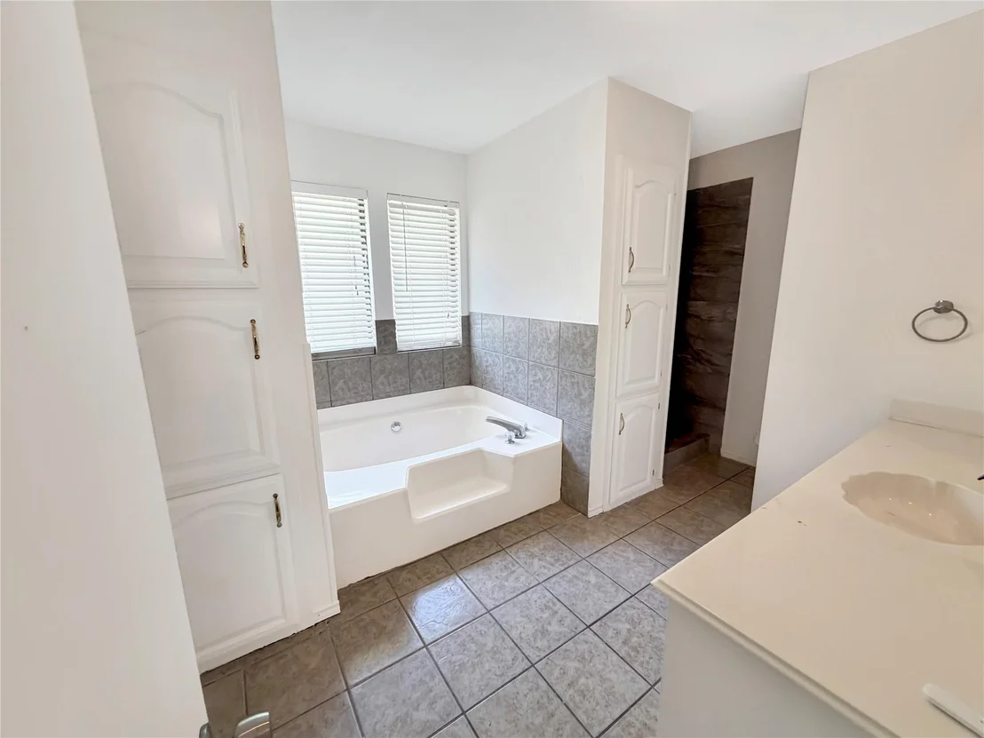 Photo of 1106 N Atkins Drive